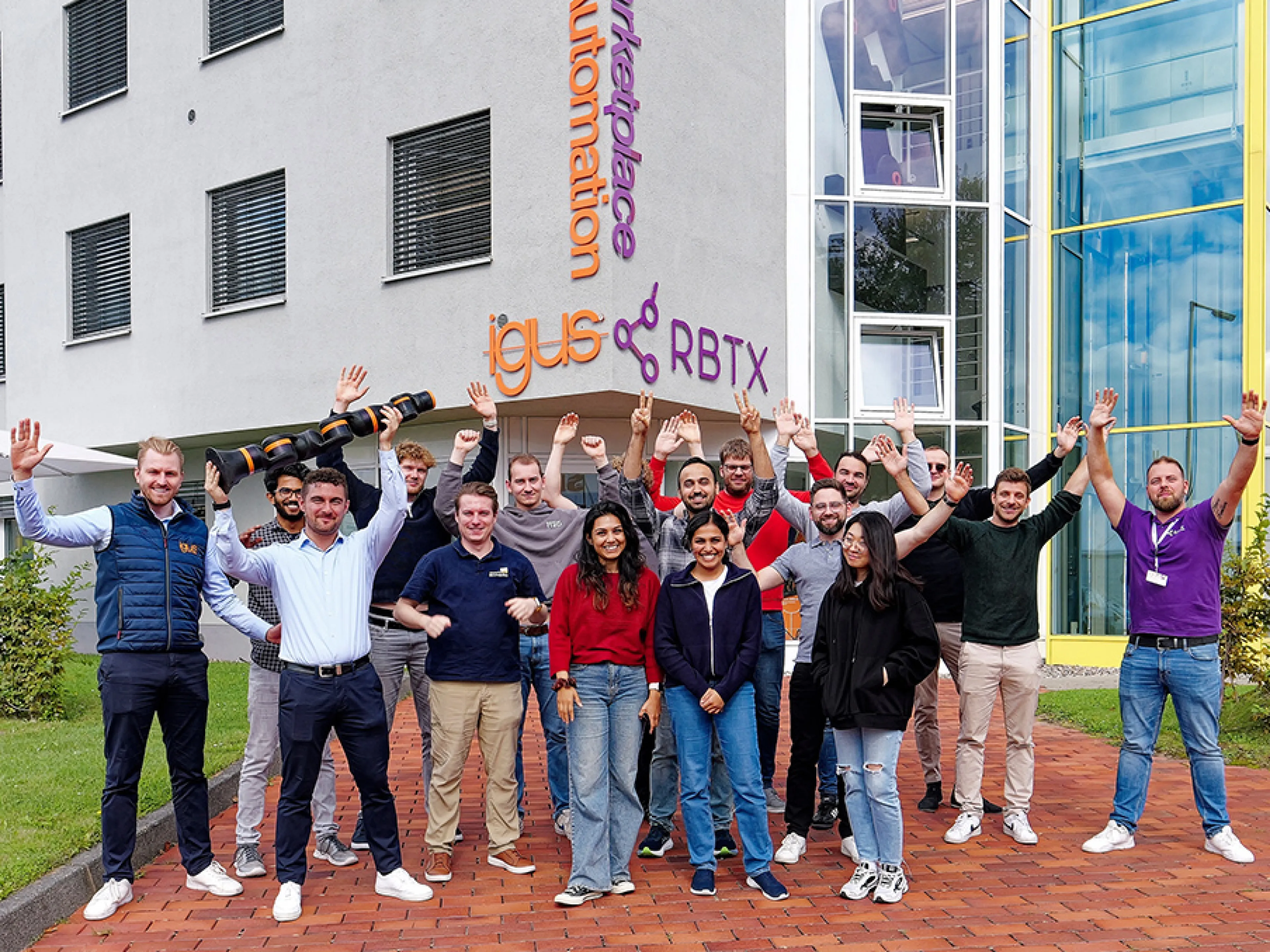 Hackathon bei Igus in Köln unter dem Motto „Künstliche Intelligenz trifft Robotik“
