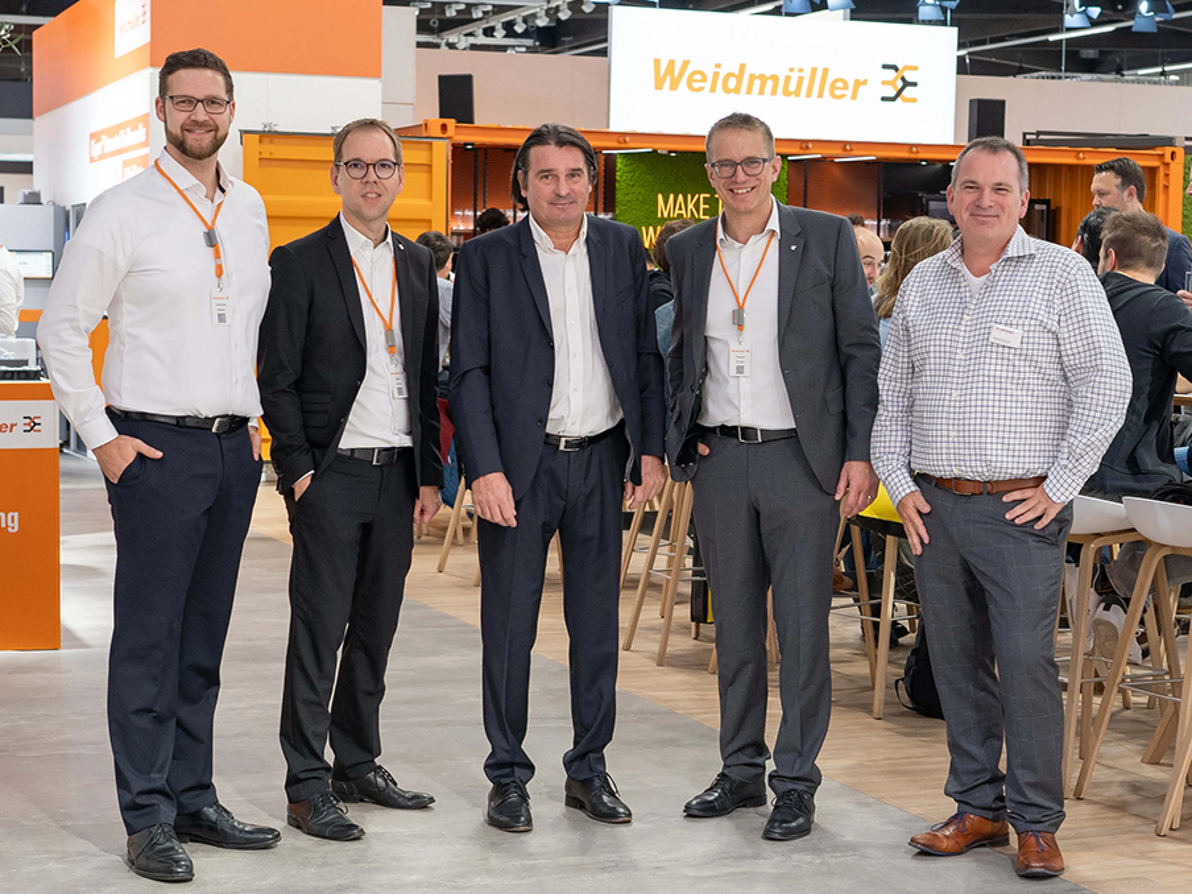 v.l.n.r.: Sebastian Stelzer (Weidmüller), Dr. Björn Griese (Weidmüller), Christian Pellkofer (Fortinet), Dr. Thomas Bürger (Weidmüller) und Roland Renner (Fortinet) haben die Partnerschaft auf der SPS in Nürnberg verkündet