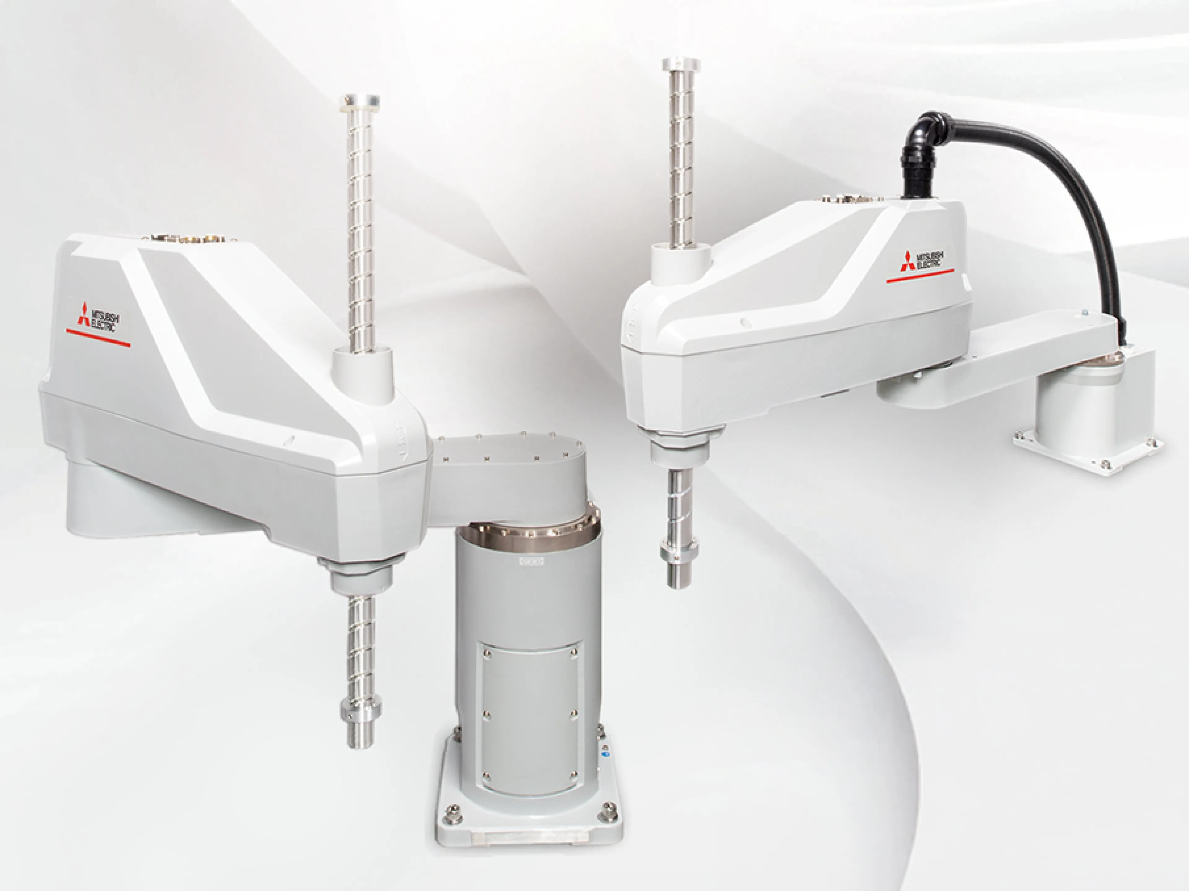 Die Scara-Roboter von Mitsubishi Electric zeichnen sich durch Geschwindigkeit, minimalem Platzbedarf und Effizienz aus