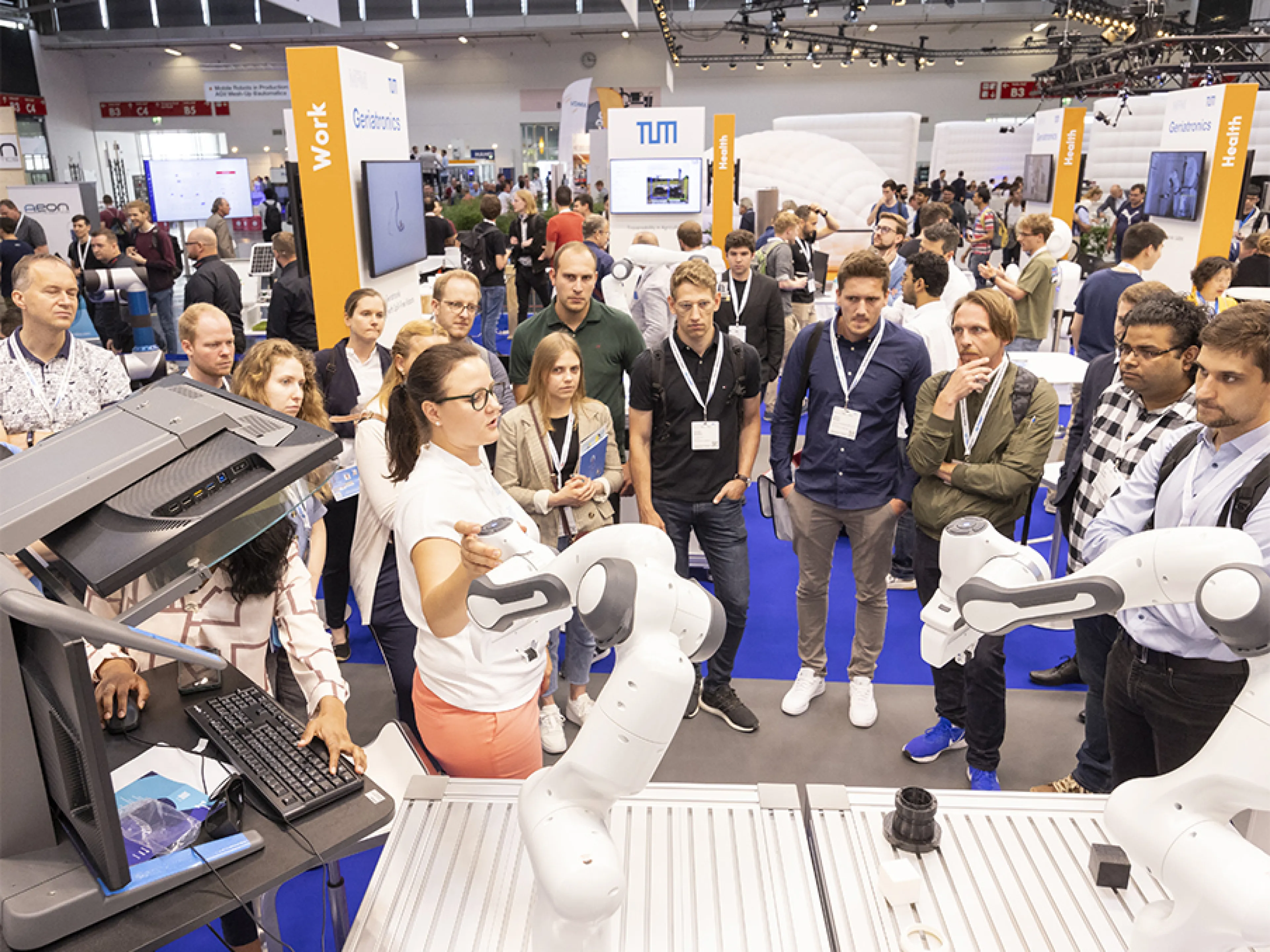 Die Robotik- und Hightech-Plattform „munich_i" besteht neben dem Hightech-Summit aus den beiden weiteren Bausteinen: Robothon, einer kollaborativen Entwickler-Challenge sowie der Ausstellung und Dialogplattform AI.Society