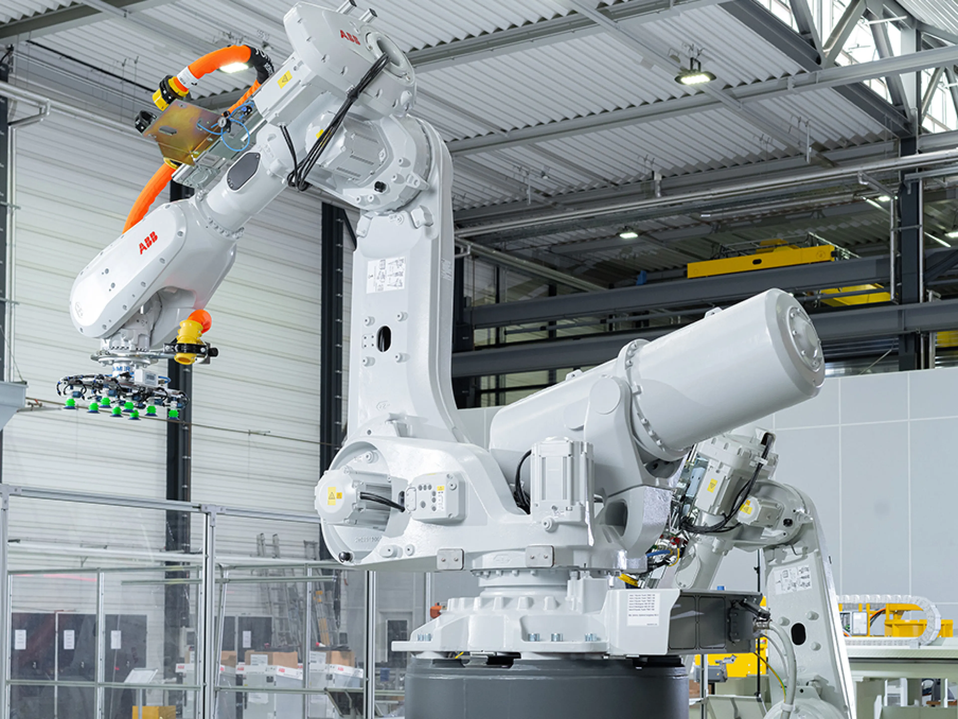 Der Konsolroboter „IRB 6750S" ist darauf ausgelegt, eine höhere Roboterdichte in Produktionslinien zu ermöglichen