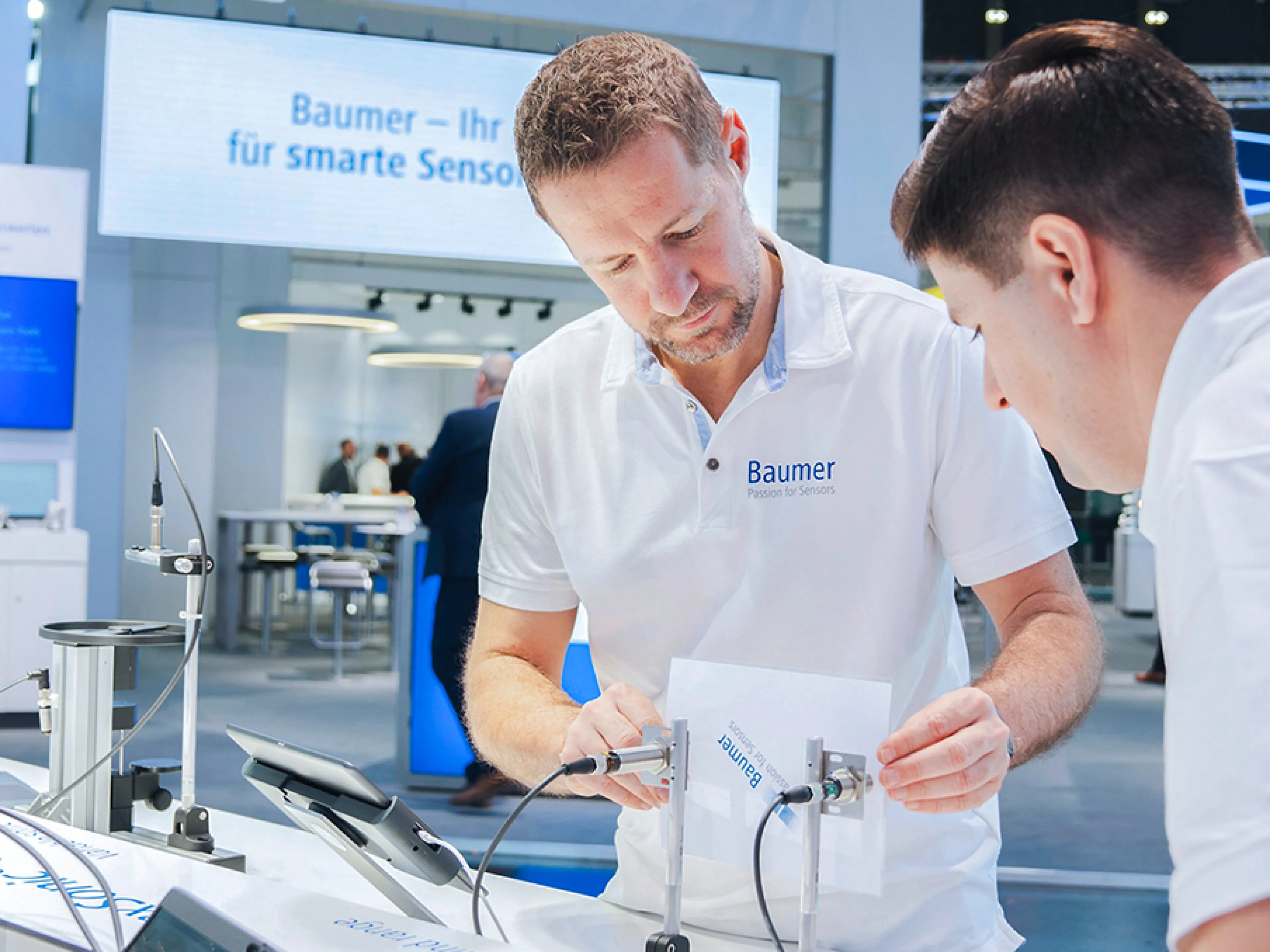 In praxisorientierten Hands-on-Sessions erfahren Teilnehmer in dem Baumer Workshop, welcher Sensor zu welcher Applikation passt und wie man diese Sensoren einfach parametriert