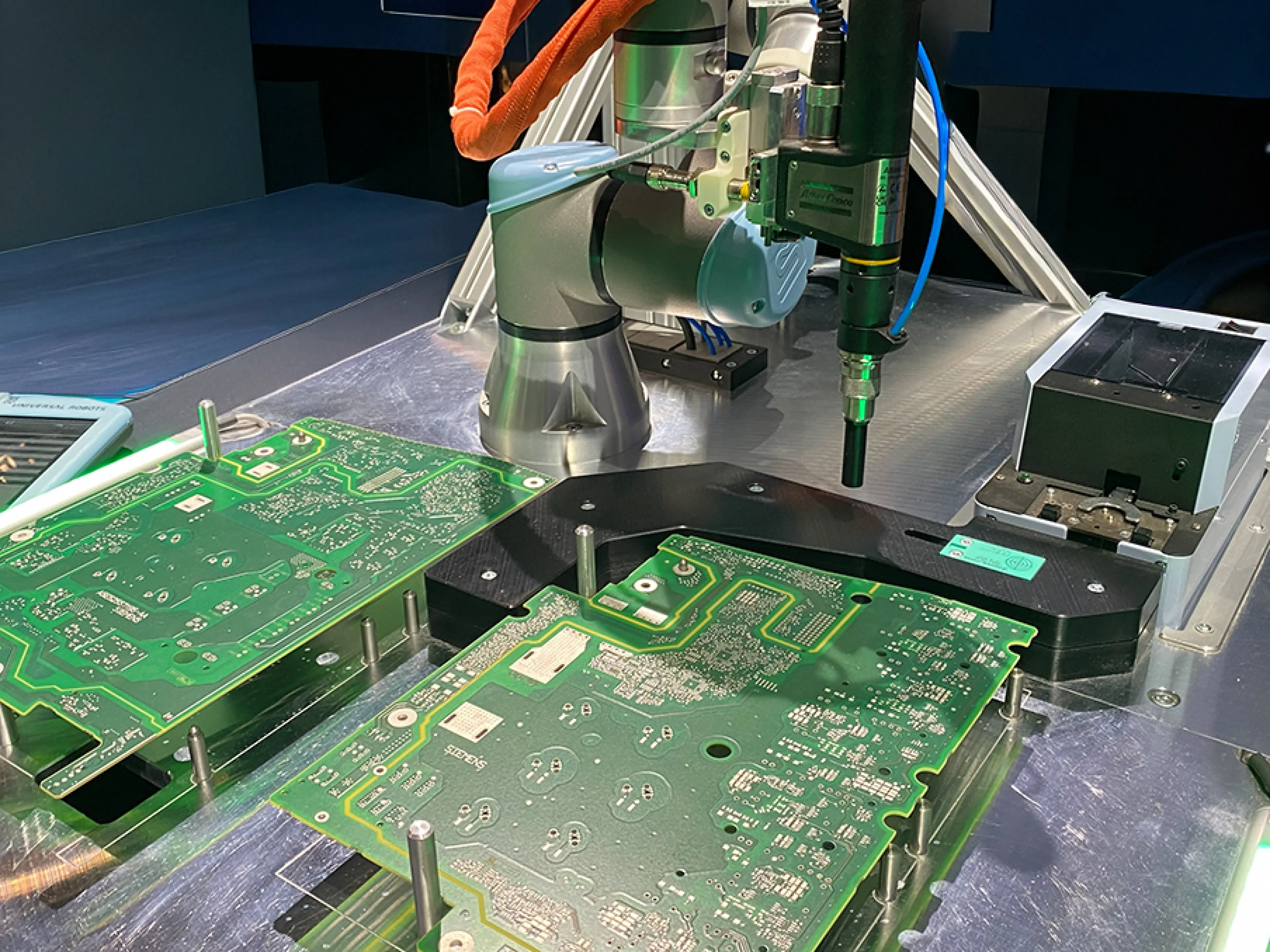 Der globale Elektromarkt für Güter der Elektro- und Digitalindustrie konnte 2024 um drei Prozent auf 5.765 Milliarden Euro wachsen. 