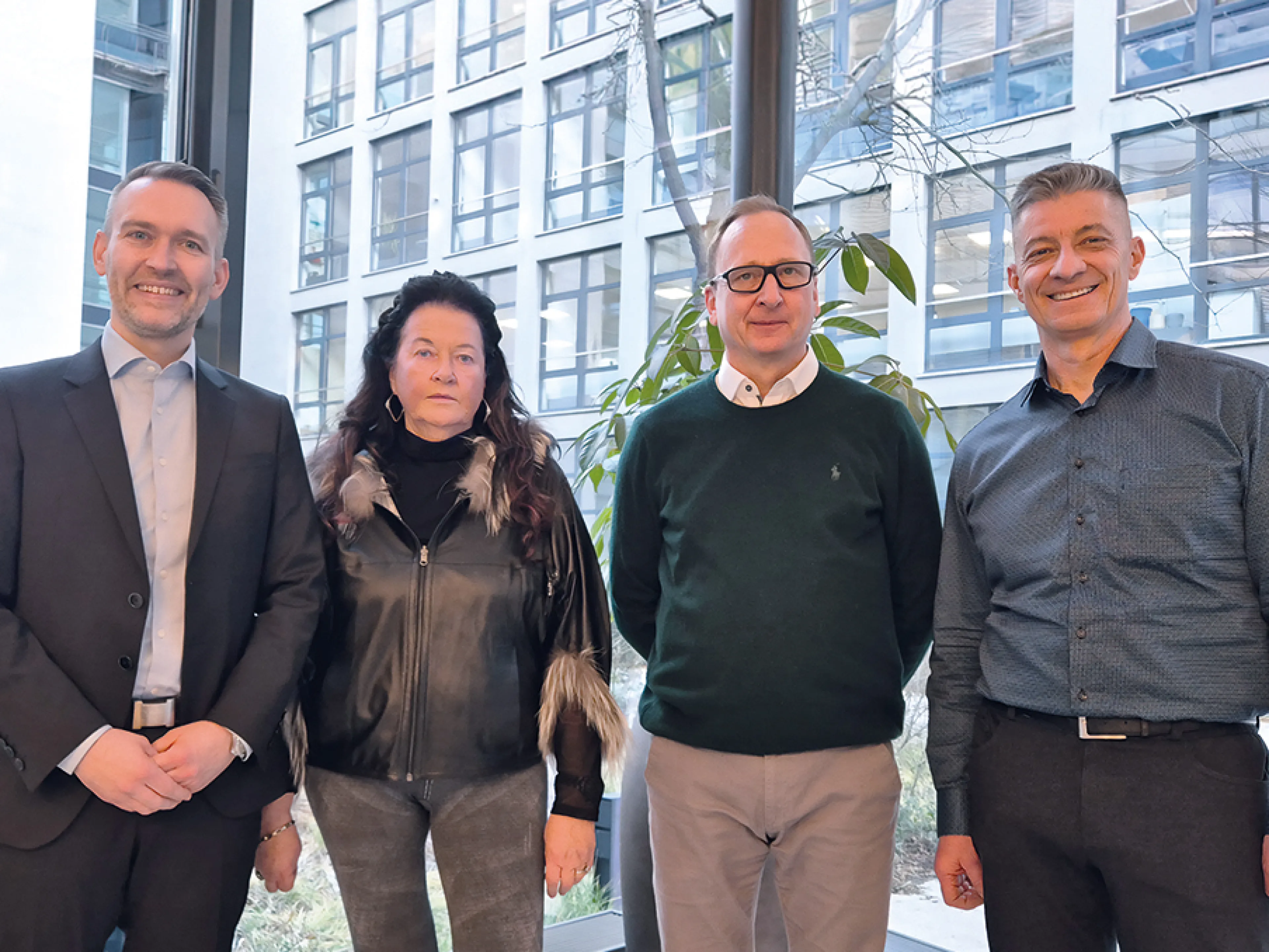 Neuer MES DACH Verband-Vorstand: Jan-Philipp Liersch (2. Vorstand), Sybille Strobl (4. Vorstand), Angelo Bindi (1. Vorstand) und Ronald Heinze (3. Vorstand)