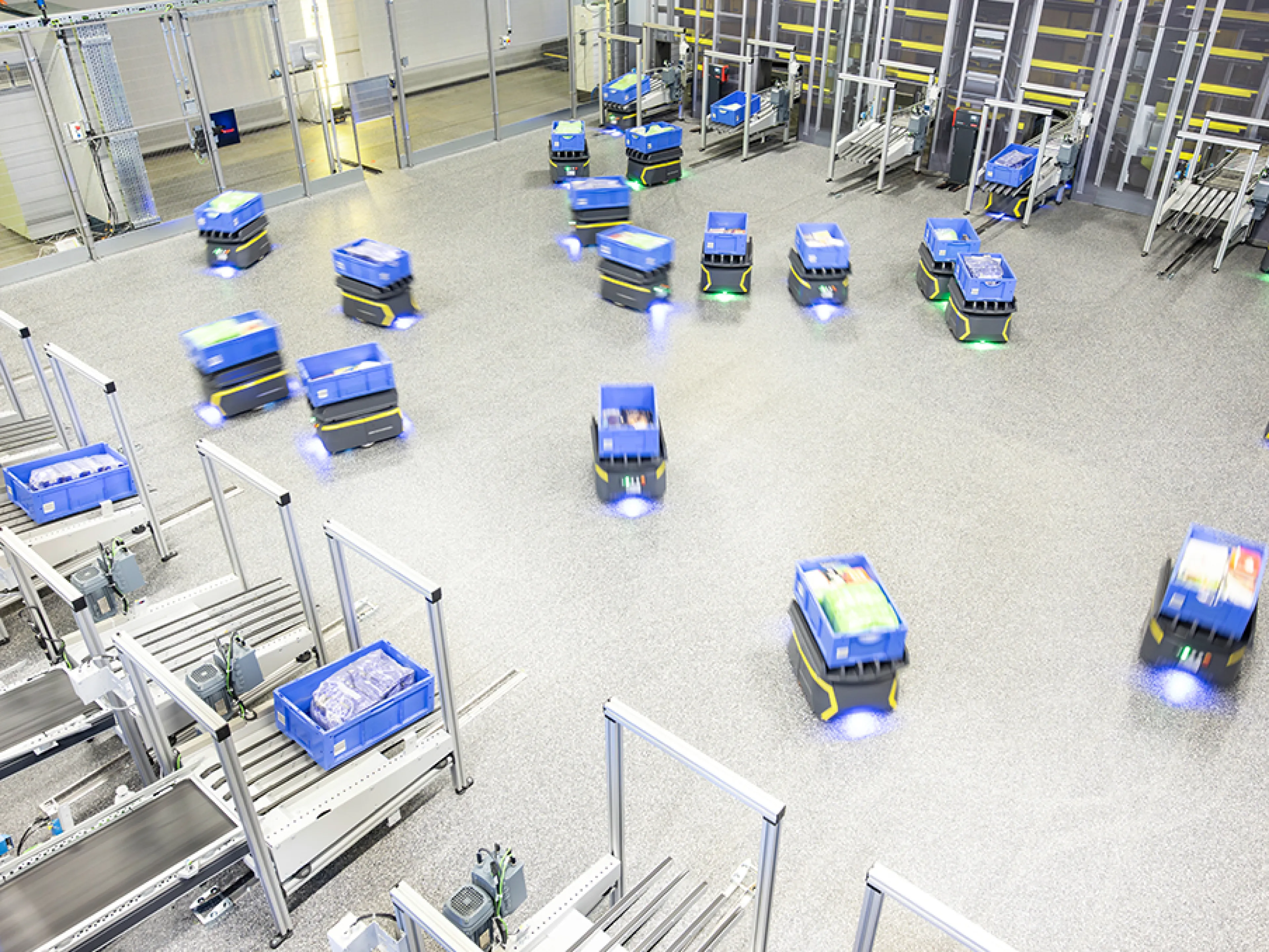 Intralogistik: Die modulare Architektur ermöglicht ein hohes Maß an Variabilität, Skalierbarkeit und Prozessflexibilität und unterstützt damit intralogistische Lösungen von kleinen Anwendungen bis hin zu hochdynamischen Höchstleistungssystemen