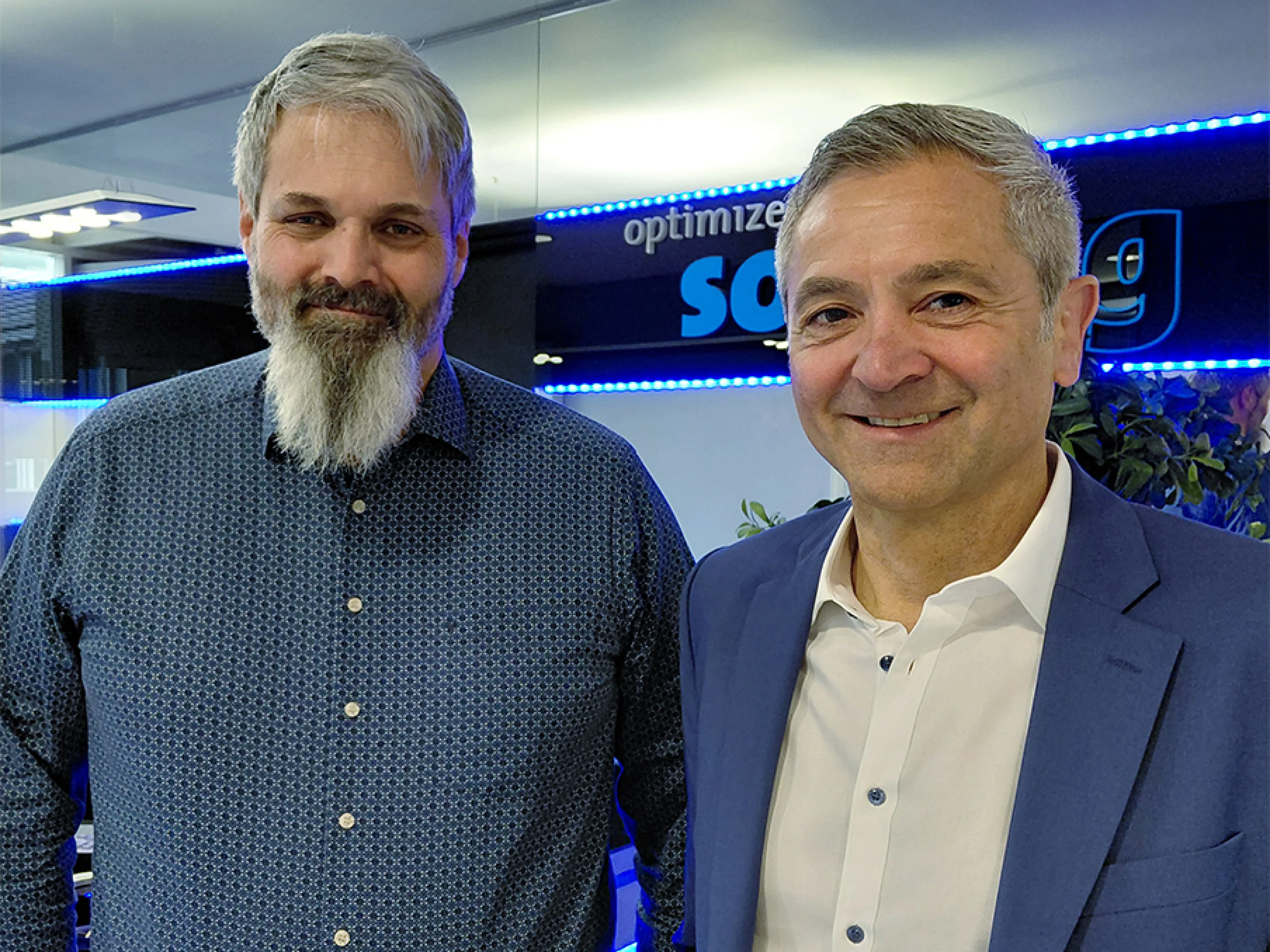 Johann Gschwendtner (r.) und Thomas Rummel (l.) bilden die Geschäftsführung der Softing Industrial Automation