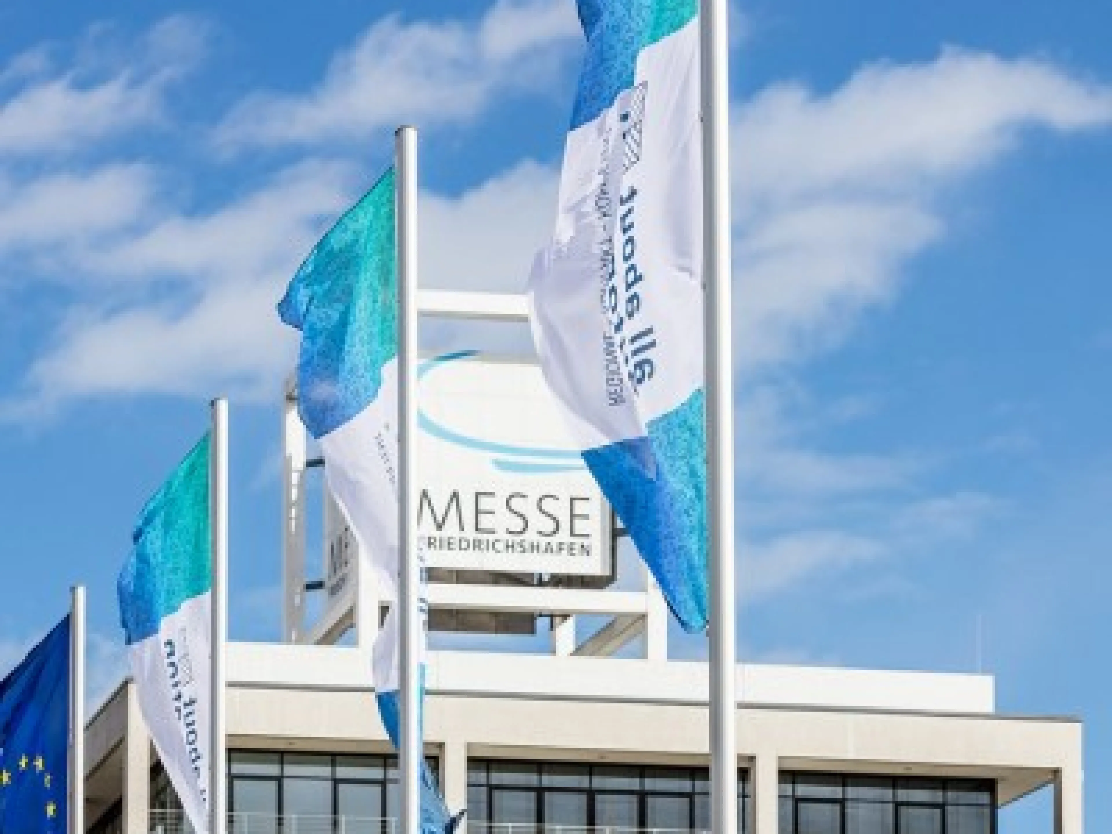 Flagge zeigen: Das Team der All About Automation setzt auf einen Messetermin im April in Friedrichshafen