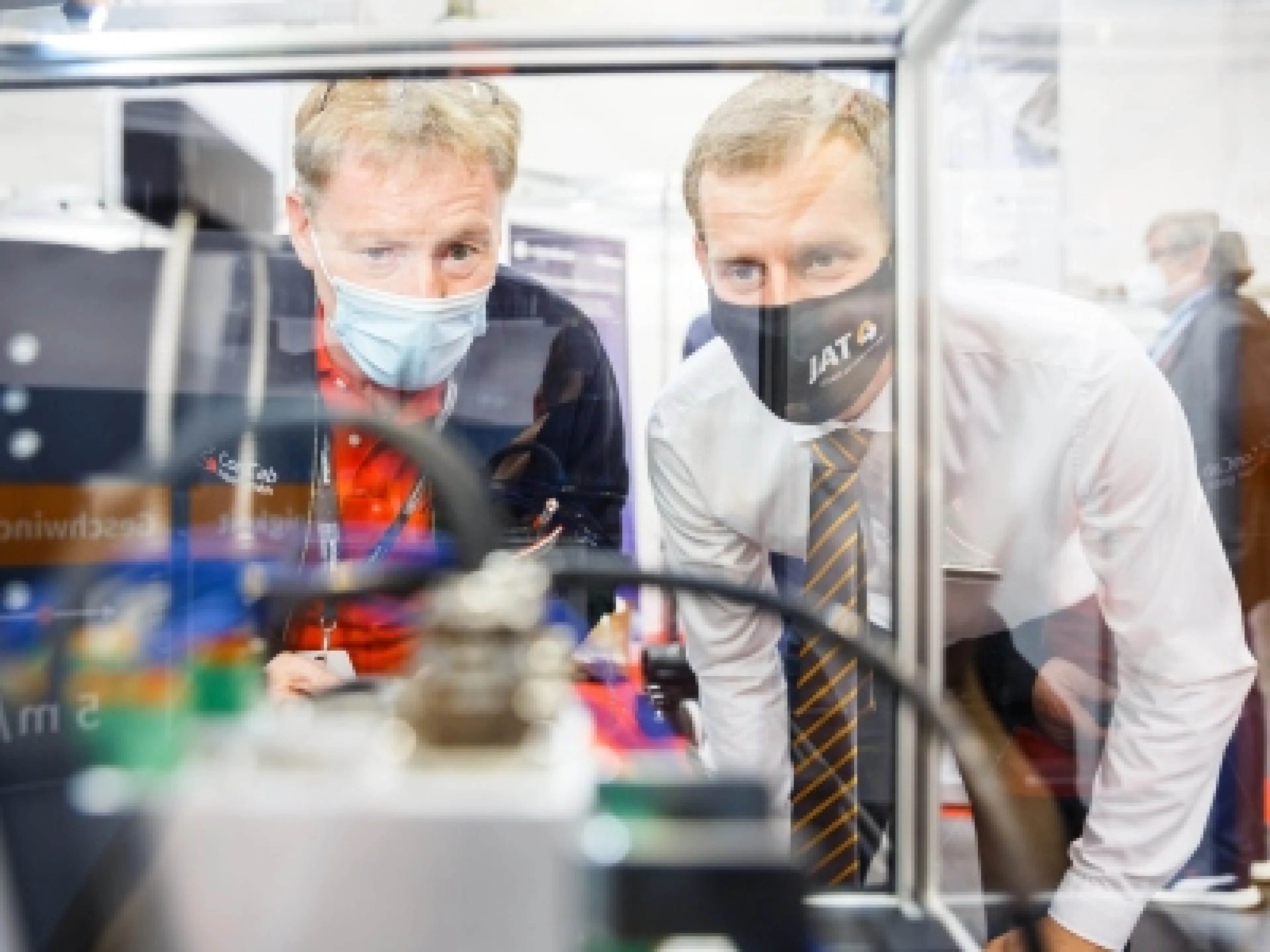 Eine Stärke von Präsenzmessen: Individuelle Fragen im direkten Gespräch erörtern und Innovationen live erleben