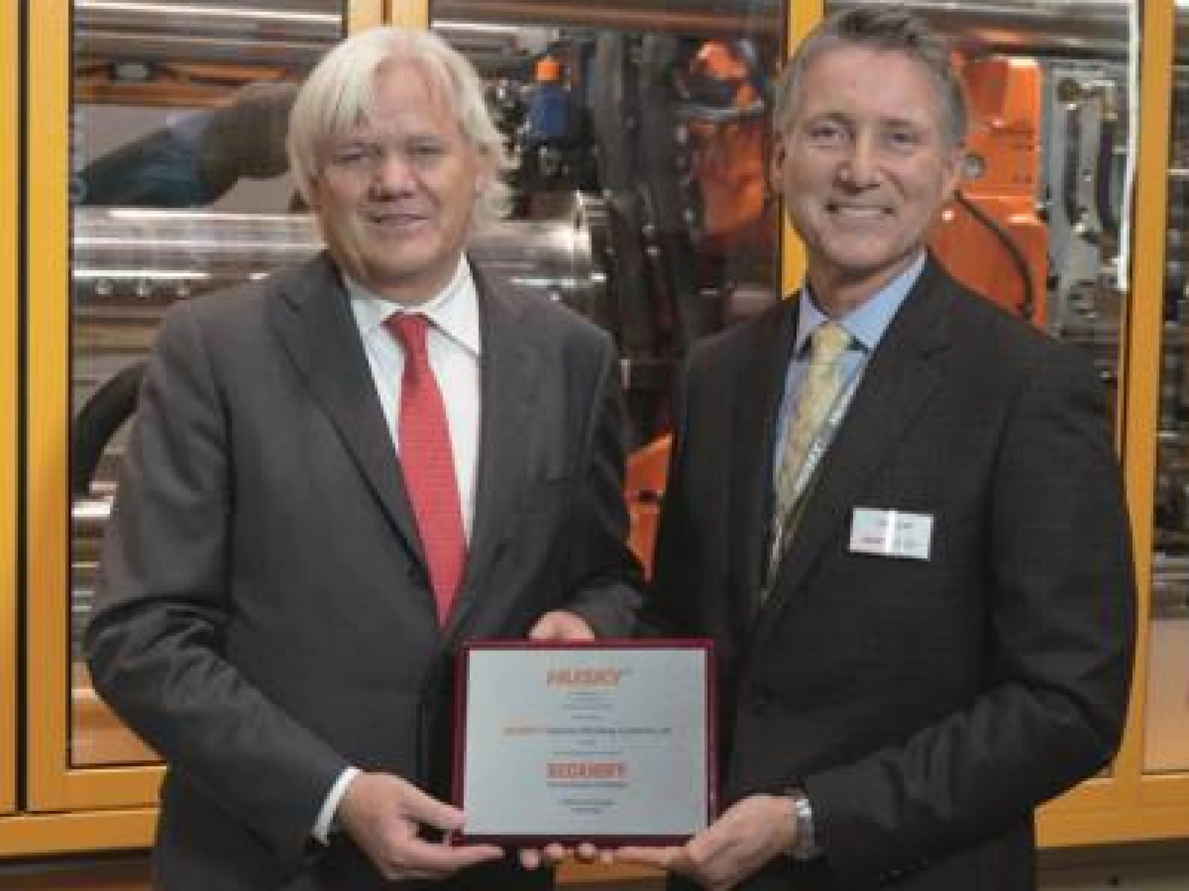 Husky Injection Molding Systems verleiht Beckhoff EMEA Supplier Award 2018