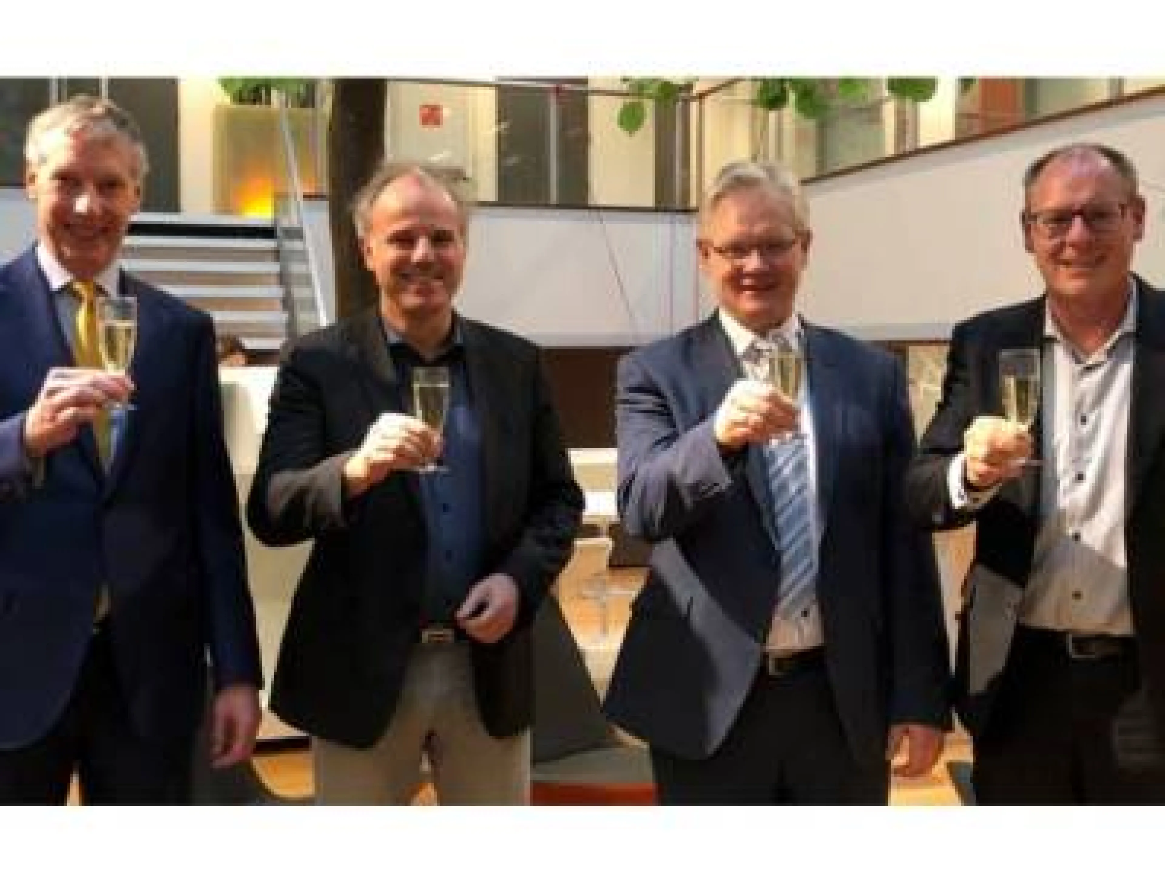 Management von Stemmer Imaging und Batenburg nach der Vertragsunterzeichnung 