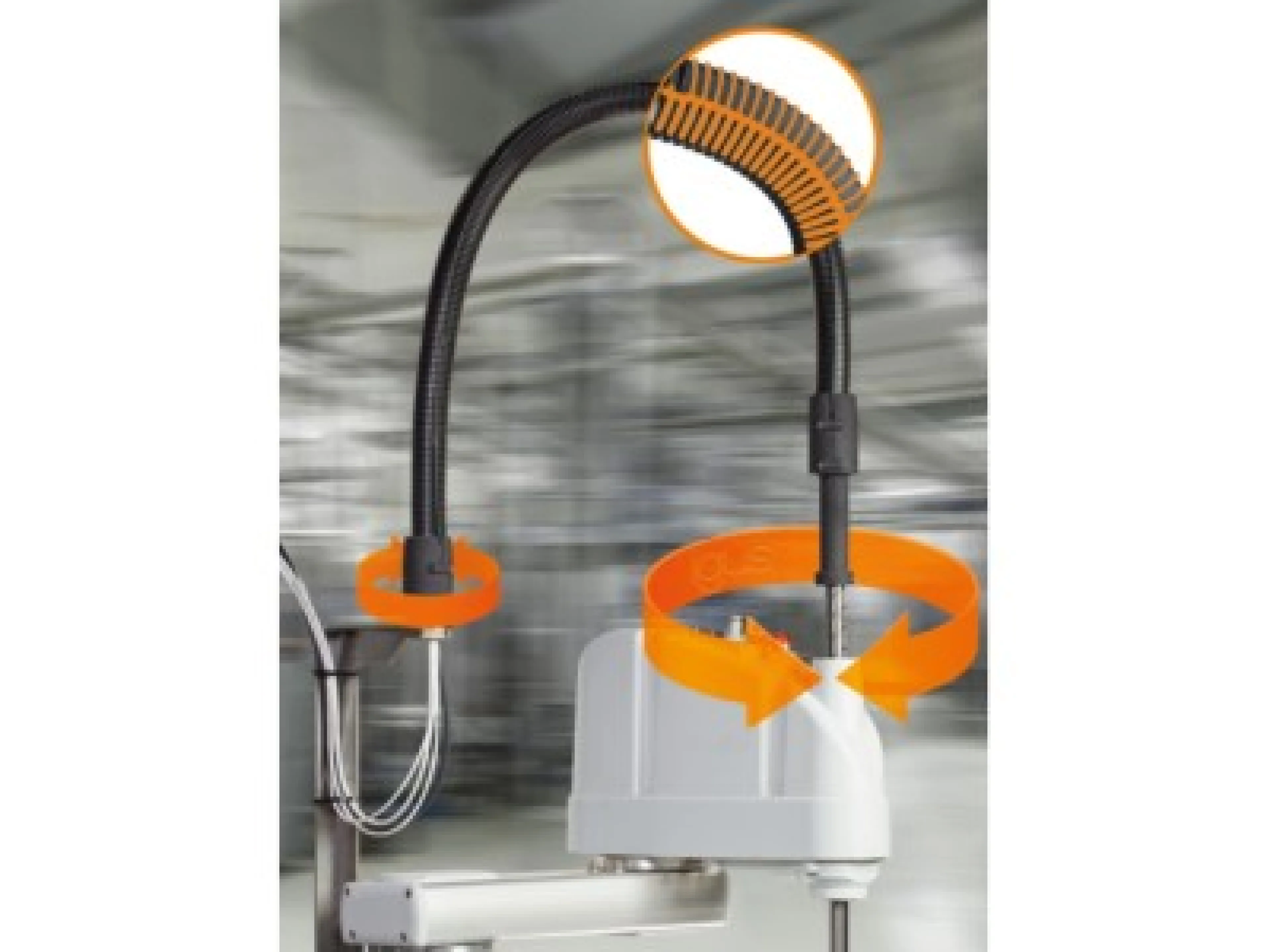 Speziell für hohe Dynamiken an Scara Robotern hat Igus die neue Scara Cable Solution entwickelt. Sie besteht aus kugelgelagerten Drehanbindungen und einer e-rib zur Stabilisierung des Wellschlauchs