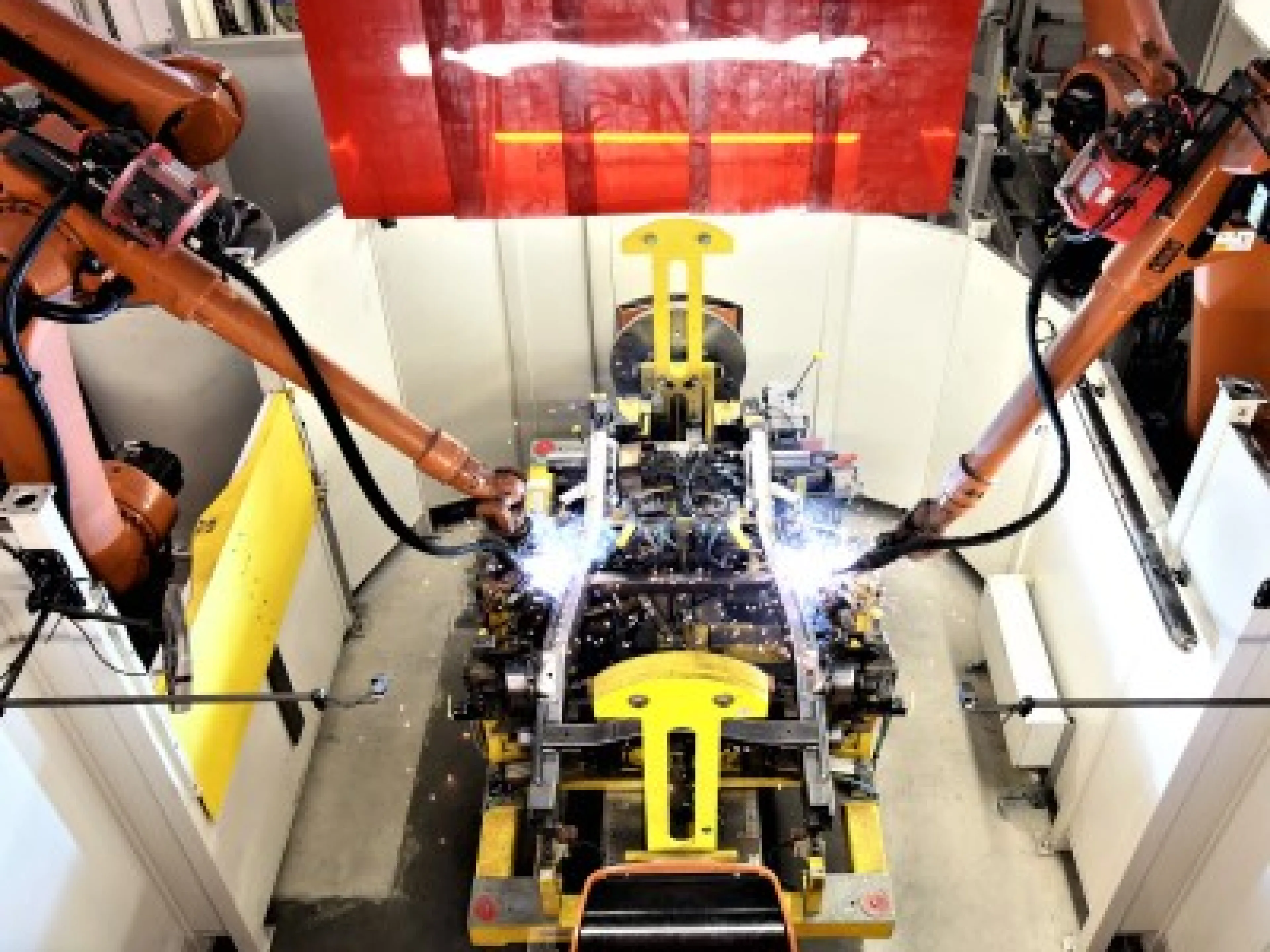 Mit Kukas Schweißtechnologie fertigt Magna zukünftig die Leiterrahmen der elektrischen Mercedes G-Klasse