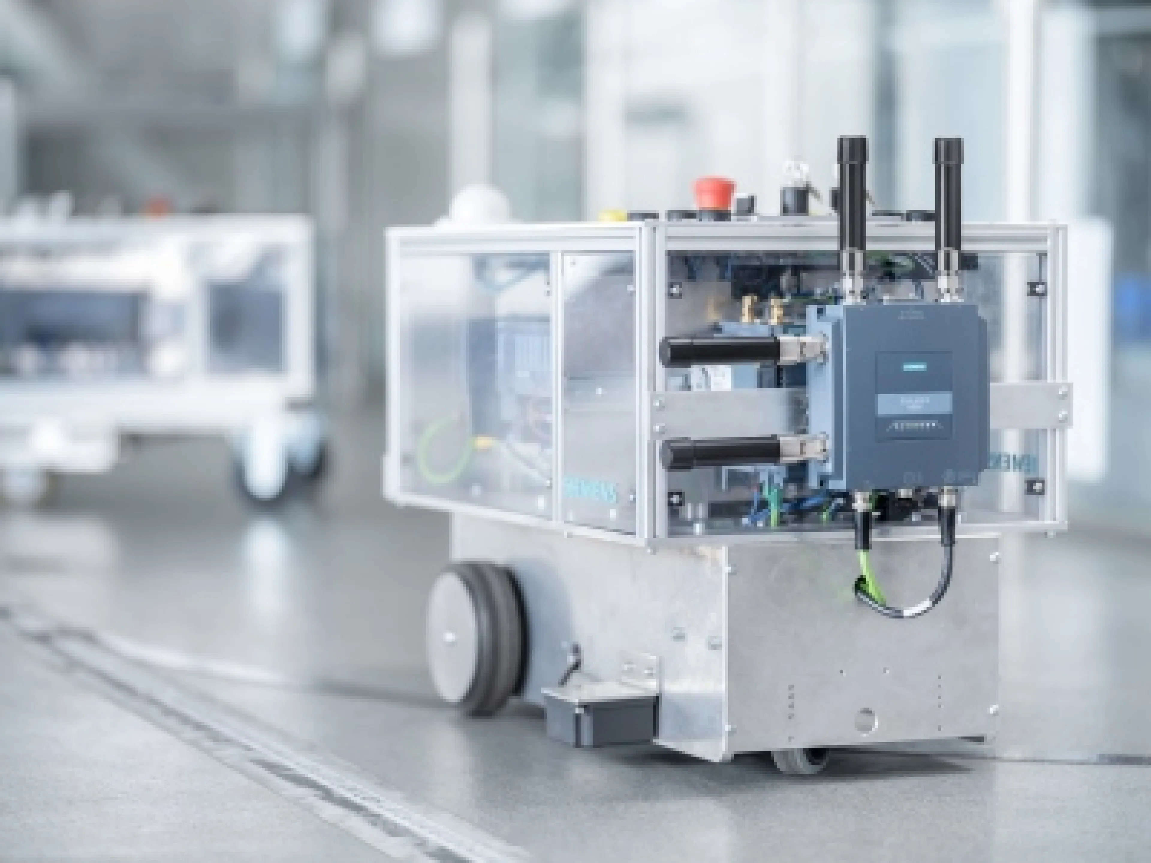 Mit dem Scalance MUM 856-1 ist ab sofort der erste industrielle 5G-Router von Siemens verfügbar