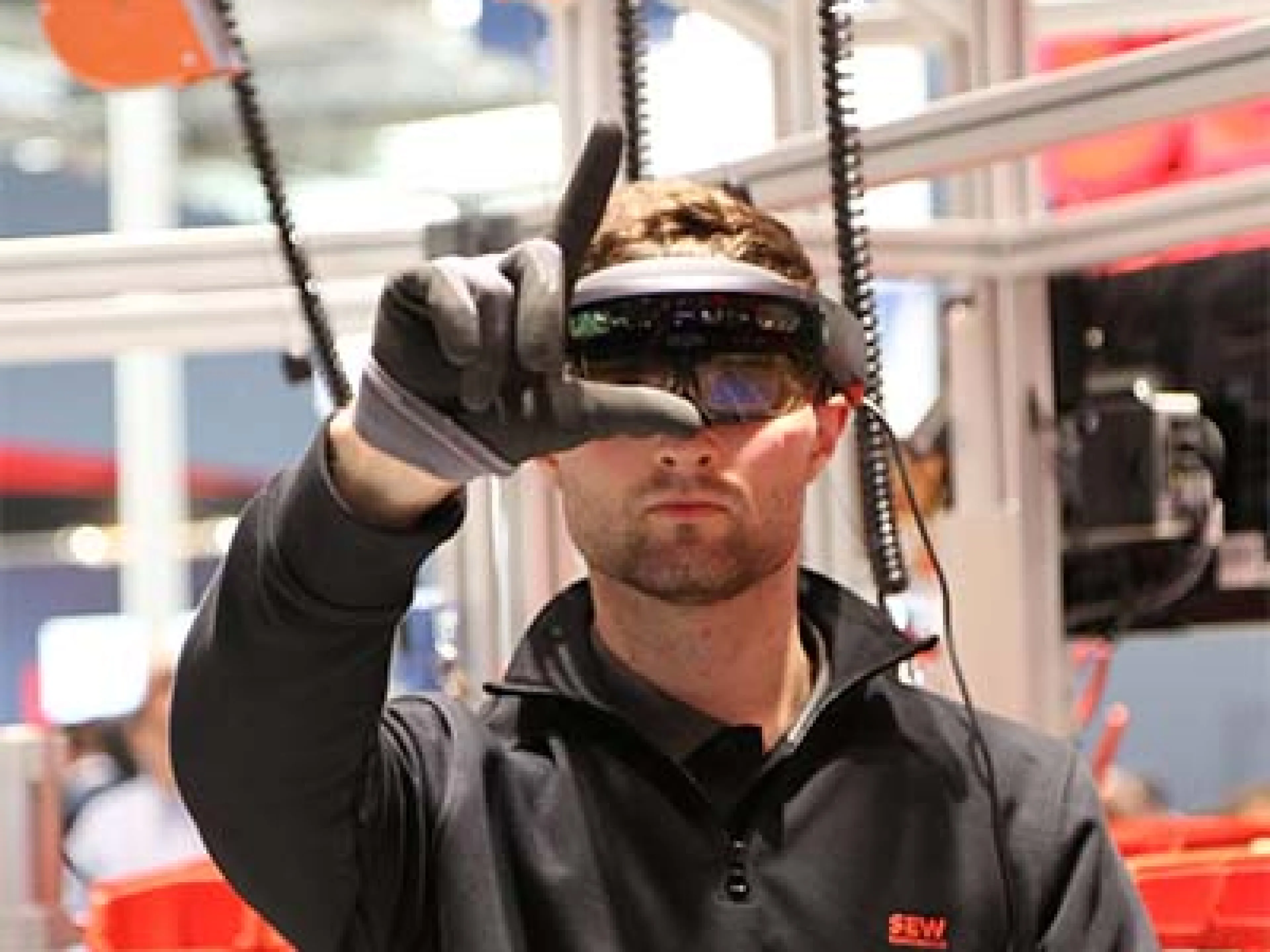 Teamwork von Mensch und Roboter über Datenbrille