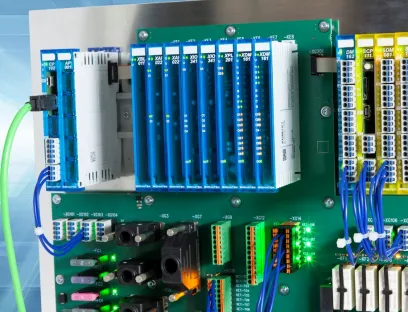 Die neue I/O-System X Dias von Sigmatek lässt sich einfach in das OEM-Design von Verdrahtungsboards integrieren - das spart Verdrahtungszeit und Kosten, Bild: Sigmatek Die neue I/O-System X Dias von Sigmatek lässt sich einfach in das OEM-Design von Verdrahtungsboards integrieren - das spart Verdrahtungszeit und Kosten