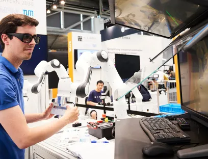 Die Automatica zeigt: Künstliche Intelligenz ist überall, vom Greifer bis zum Cobot, Bild: Messe München Die Automatica zeigt: Künstliche Intelligenz ist überall, vom Greifer bis zum Cobot