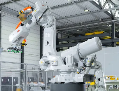 Der Konsolroboter „IRB 6750S" ist darauf ausgelegt, eine höhere Roboterdichte in Produktionslinien zu ermöglichen, Bild: ABB Der Konsolroboter „IRB 6750S" ist darauf ausgelegt, eine höhere Roboterdichte in Produktionslinien zu ermöglichen