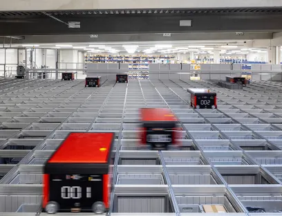 Die Lösung vereint mehrere Technologien und umfasst unter anderem ein platzsparendes Autostore-System, Bild: Dematic Die Lösung von Dematic vereint mehrere Technologien und umfasst unter anderem ein platzsparendes Autostore-System,