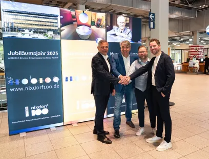 Die Vorstandsmitglieder des SPE Industrial Partner Network und der Single Pair Ethernet System Alliance freuen sich über die gemeinsame Gestaltung des SPE Ökosystems. v.l.n.r. Claus Kleedörfer, TE Connectivity, Simon Seereiner, Weidmüller, Kilian Schmale, Harting und Tim Kindermann, Phoenix Contact, Bild: Weidmüller Die Vorstandsmitglieder des SPE Industrial Partner Network und der Single Pair Ethernet System Alliance freuen sich über die gemeinsame Gestaltung des SPE Ökosystems. v.l.n.r. Claus Kleedörfer, TE Connectivity, Simon Seereiner, Weidmüller, Kilian Schmale, Harting und Tim Kindermann, Phoenix Contact