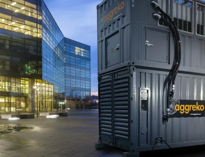 Rechenzentren werden mit kurz-, mittel- und langfristigen Mietlösungen zur Stromversorgung und Speicherung, z.B. mit leistungsstarken Stage V Generatoren, versorgt