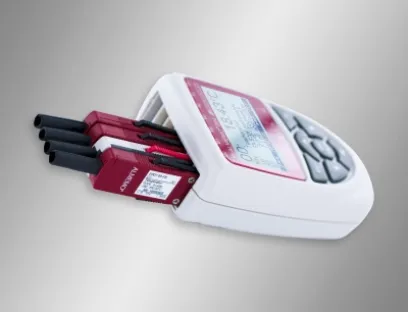 Almemo 204 mit seitlichem Stecker, Bild: Ahlborn Mess- und Regelungstechnik Almemo 204 mit seitlichem Stecker
