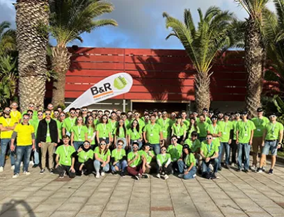 Das B&R Team auf Gran Canaria: Die internationalen Talente kommen u.a. von der Hochschule Kempten, der Hochschule Bremerhaven, der FH Aachen und der Universität Genua, Bild: B&R Das B&R Team auf Gran Canaria: Die internationalen Talente kommen u.a. von der Hochschule Kempten, der Hochschule Bremerhaven, der FH Aachen und der Universität Genua