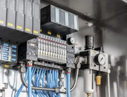 Die Ventilinsel Airline Ex (Typ 8650) für Siemens Simatic ET 200 iSP wurde für zukünftige Anforderungen optimiert. Hinzugekommen sind z.B. neue Funktionen für die Funktionale Sicherheit, Bild: Werner Bennek, Bürkert Fluid Control Systems Die Ventilinsel Airline Ex (Typ 8650) für Siemens Simatic ET 200 iSP wurde für zukünftige Anforderungen optimiert