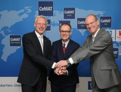 (v.l.n.r.): Dr. Andreas Gruchow, Mitglied des Vorstandes der Deutschen Messe AG, Dr. Christoph Beumer, CEO der Beumer Group, und Sascha Schmel, Geschäftsführer des Fachverbandes Fördertechnik und Intralogistik im VDMA, verkündeten bei der Cemat-Pressekonferenz auf dem Messegelände in Hannover, dass die Cemat von 2018 an zeitgleich zur Hannover Messe veranstaltet wird, Bild: Deutsche Messe Cemat wird von 2018 an zeitgleich zur Hannover Messe veranstaltet