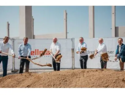 Europäisches Logistik-Hub (von links): René Konrad (Geschäftsführer List Bau Bielefeld), Stefan Bohn (Managing Director, Panattoni), Ingo Kleinfelder (Stadtbürgermeister von Wörrstadt), Thorsten Wilkening (Head of Global Transportation Network, Endress+Hauser), Volker Sauerborn (COO Contract Logistics) sowie Markus Conrad (Bürgermeister der Verbandsgemeinde Wörrstadt) setzen den symbolischen ersten Spatenstich für das neue Logistikzentrum in Wörrstadt, Bild: Hellmann Worldwide Logistics Symbolischer erster Spatenstich für das neue Logistikzentrum von Endress+Hauser in Wörrstadt