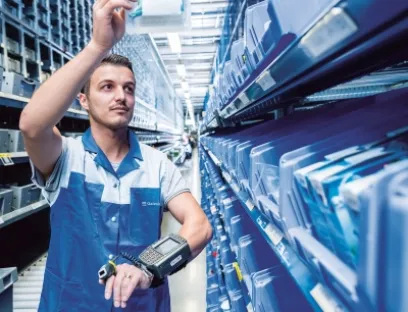 Im Geschäftsbereich Services unterstützt Galenica alle Teilnehmer im Schweizer Gesundheitsmarkt mit integrierten Logistik- und IT-Lösungen aus einer Hand, Bild: Galenica Schweizer Unternehmensgruppe Galenica