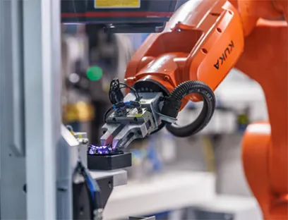 Die hohe Kapazitätssteigerung in der Produktion konnte nur durch Automatisierung erreicht werden, Bild: Kuka Kuka Roboter in der Fertigung bei Hugo Benzing
