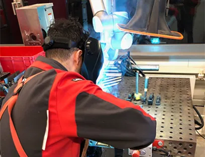 Im Labor von Lorch werden Daten des Schweißprozesses erhoben, um künstliche Intelligenz zu trainieren, Bild: Lorch Im Labor von Lorch werden Daten des Schweißprozesses erhoben, um künstliche Intelligenz zu trainieren