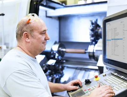 Reklamationsmanagement mit dem MES Hydra X, Bild: MPDV, Adobe Stock, industrieblick Reklamationsmanagement mit dem MES Hydra X