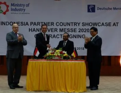 (v. l. n. r.): Peter Altmaier, Deutscher Bundesminister für Wirtschaft und Energie; Dr. Jochen Köckler, Vorstandsvorsitzender der Deutschen Messe AG; Ngakan Timur Antara, Stellvertretender Generaldirektor im indonesischem Wirtschaftsministerium; Airlangga Hartarto, Minister für Industrie, Republik Indonesien, Bild: Deutsche Messe Indonesien wird Partnerland der Hannover Messe 2020