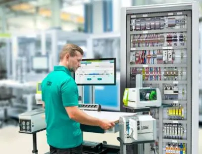 Das Assistenzsystem reduziert mit seiner Mobilität auch die Laufwege, Bild: Phoenix Contact Das Assistenzsystem reduziert mit seiner Mobilität auch die Laufwege