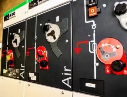 Moderne SF6 gasisolierte Schaltanlage, Bild: Schneider Electric Moderne SF6 gasisolierte Schaltanlage