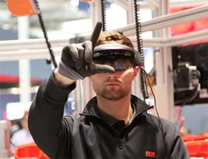 Teamwork von Mensch und Roboter über Datenbrille