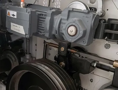 SEW-Antrieb für die Speisewalzen, die das Getreide den Mahlwalzen zuführen, Bild: SEW-Eurodrive SEW-Antrieb für die Speisewalzen, die das Getreide den Mahlwalzen zuführen