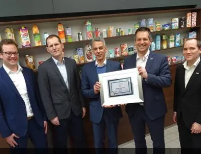 Neue Partnerschaft zwischen SIG und Proleit (v.l.n.r.): Stefan Mergel (SIG), Torsten Stollenwerk (SIG), Dr. Daryoush Sangi (SIG), Dr. Thomas Wunderlich (Proleit), Rudi Lippert (Proleit), Bild: SIG SIG kooperiert mit dem Automatisierungsexperten Proleit