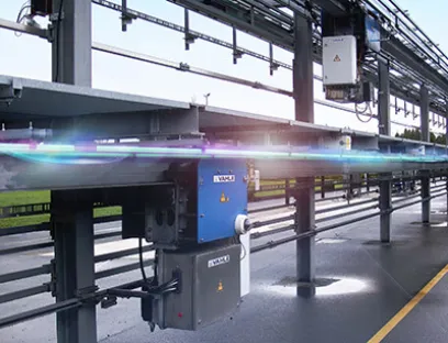 Im Rahmen des Forschungsprojekts wurde eine 80 Meter lange DC-Testanlage parallel zu einer bestehenden AC-Anlage in Betrieb genommen. Bei Verwendung von Gleichstrom konnte eine Energieeinsparung von mehr als zehn Prozent nachgewiesen werden, Bild: Vahle Im Rahmen des Forschungsprojekts wurde eine 80 Meter lange DC-Testanlage parallel zu einer bestehenden AC-Anlage in Betrieb genommen. Bei Verwendung von Gleichstrom konnte eine Energieeinsparung von mehr als zehn Prozent nachgewiesen werden.