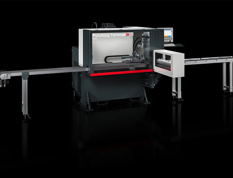 Das neue Punching Terminal „PT S4“ ermöglicht kleineren Schaltanlagenbauern einen einfachen Einstieg in die automatisierte Stromschienenbearbeitung, Bild: Rittal Das neue Punching Terminal „PT S4“ von Rittal Automation Systems ermöglicht kleineren Schaltanlagenbauern einen einfachen Einstieg in die automatisierte Stromschienenbearbeitung
