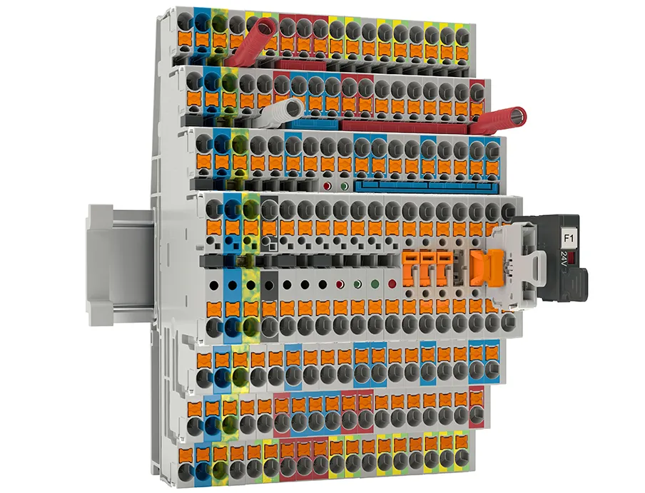 Das Portfolio der Vierstockklemmen „PT 2,5-4L…“, Bild: Phoenix Contact Das Phoenix Contact Portfolio der Vierstockklemmen „PT 2,5-4L…“