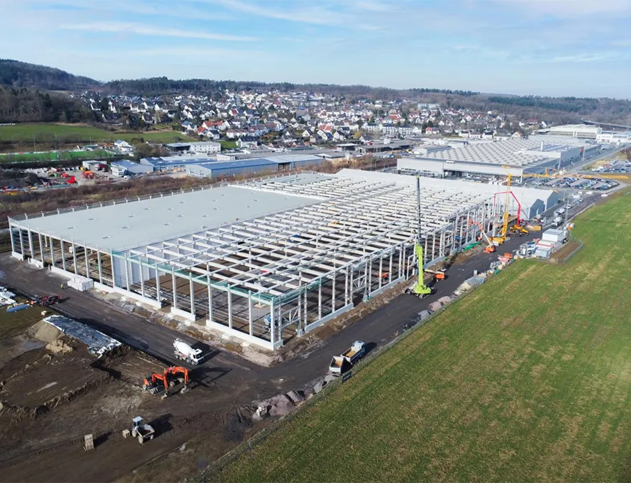 Obo Bettermann errichtet in nur sechs Monaten ein neues Logistikzentrum in Menden, das bereits im Juni bezugsfertig sein soll, Bild: Obo Bettermann Obo Bettermann errichtet in nur sechs Monaten ein neues Logistikzentrum in Menden