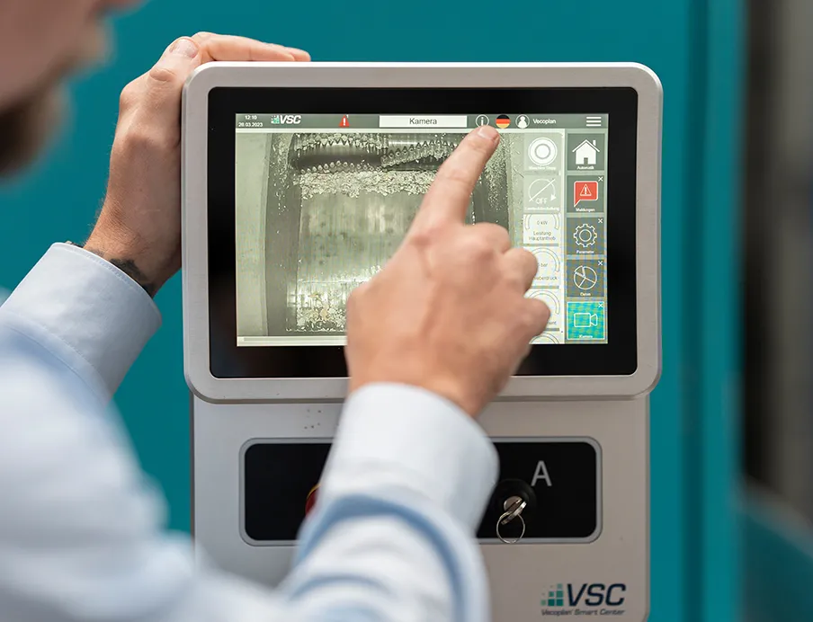 Die Kameraeinbindung im Web-HMI ermöglicht die Anzeige des Innenraums der Maschine, direkt am Touchpanel