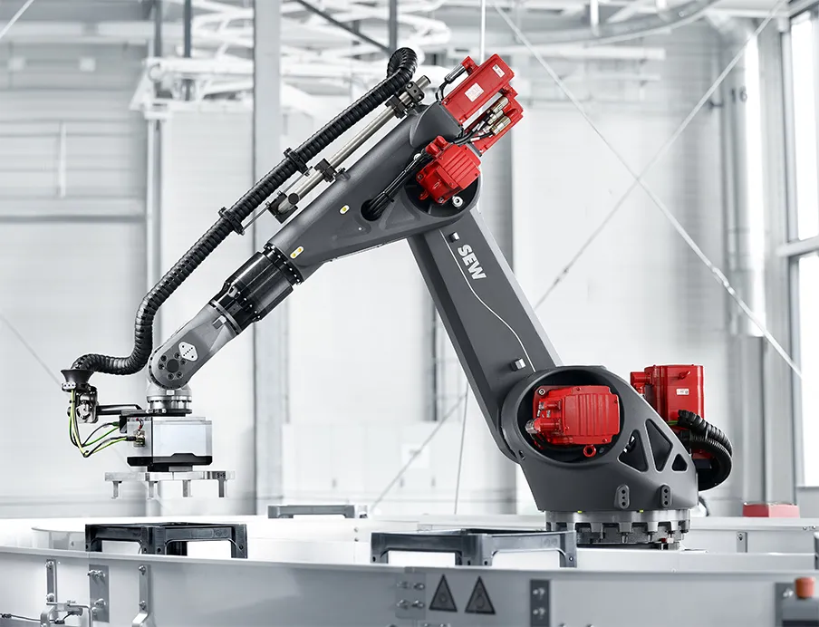 Industrierobotik: Knickarmroboter lassen sich präzise und zuverlässig in bestehende Produktionslinien integrieren