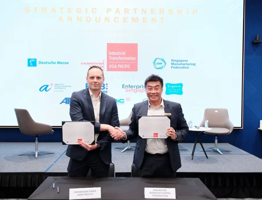 Vertragsunterzeichnung zum Relaunch der Industrial Transformation Asia-Pacific