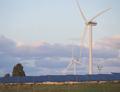 Der aktuelle Nachhaltigkeitsbericht zeigt Fortschritte n den Bereichen Klima und Ressourcen sowie Gleichstellung und Generationengerechtigkeit , Bild: Schneider Electric Nachhaltigkeit