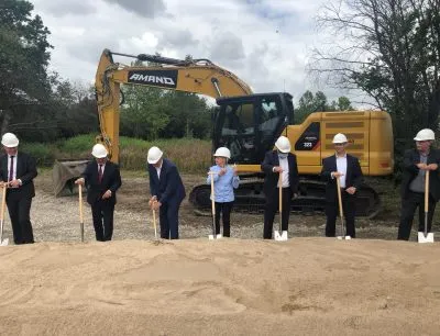 Symbolischer Spatenstich