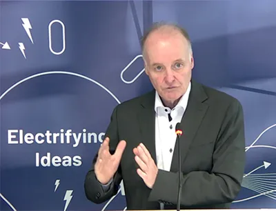 ZVEI-Präsident Dr. Gunther Kegel zieht auf der Jahresauftaktpressekonferenz Bilanz für die deutsche Elektroindustrie