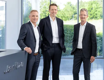 Die Janitza-Geschäftsführung stellt den neuen strategischen Rahmen bis 2030. v.l.n.r.: CEO Alexander Veidt, CSO Michael Kadziela, Inhaber und Geschäftsführer Markus Janitza